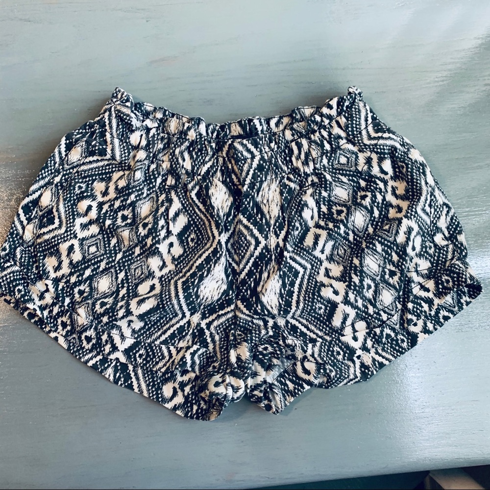 American eagle print flowy shorts